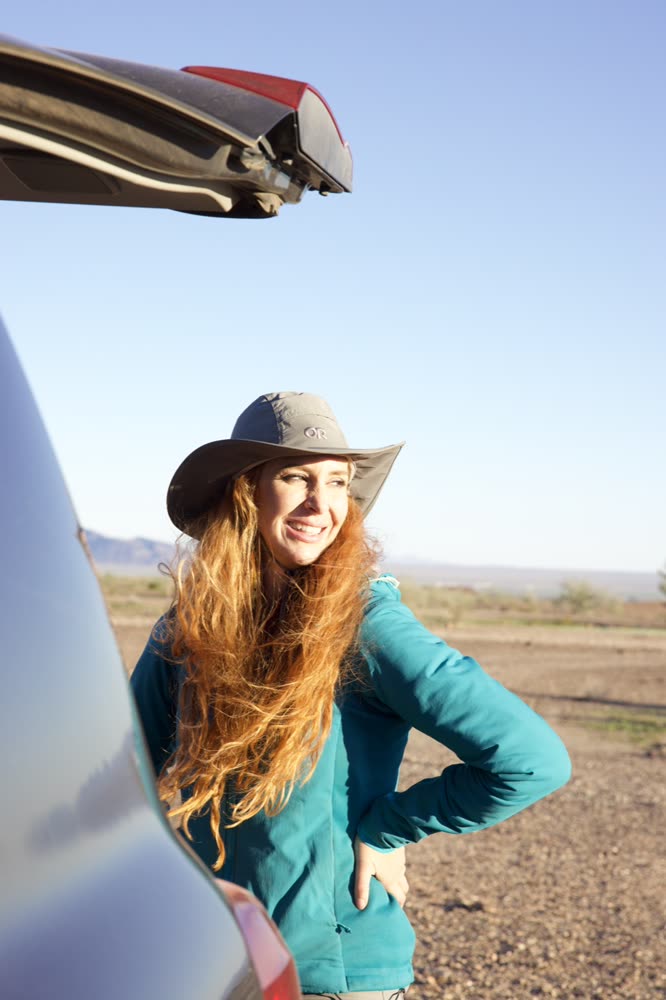 The episode's guest on location in the desert